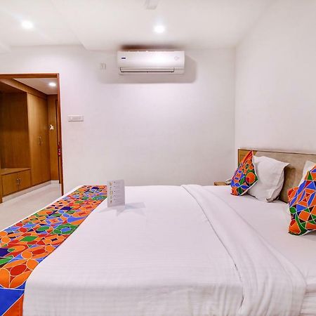 Fabhotel Syberitic Suites Gachibowli - Fully Vaccinated Staff Kondapur  Eksteriør billede