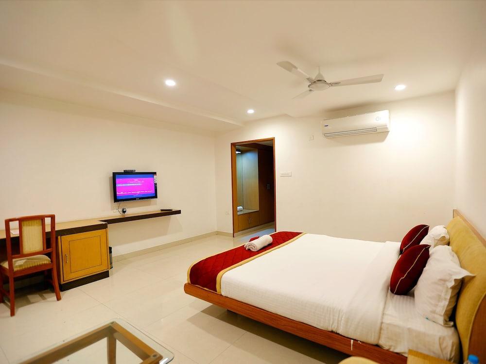 Fabhotel Syberitic Suites Gachibowli - Fully Vaccinated Staff Kondapur  Eksteriør billede