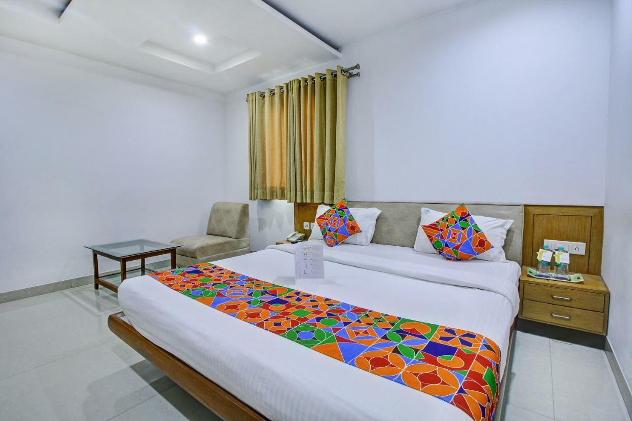 Fabhotel Syberitic Suites Gachibowli - Fully Vaccinated Staff Kondapur  Eksteriør billede