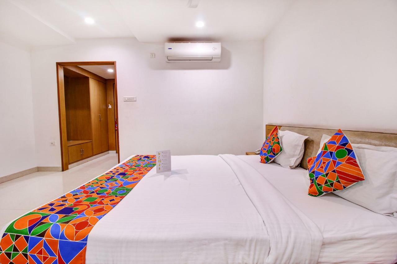 Fabhotel Syberitic Suites Gachibowli - Fully Vaccinated Staff Kondapur  Eksteriør billede