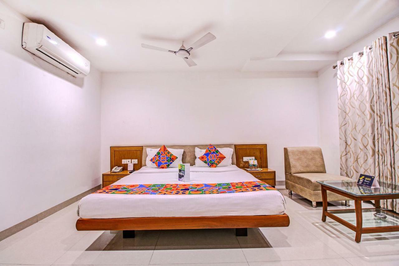 Fabhotel Syberitic Suites Gachibowli - Fully Vaccinated Staff Kondapur  Eksteriør billede