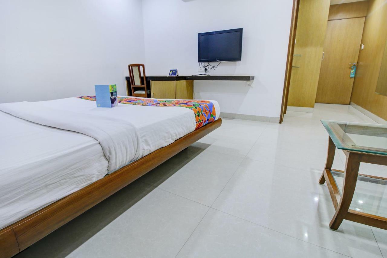 Fabhotel Syberitic Suites Gachibowli - Fully Vaccinated Staff Kondapur  Eksteriør billede