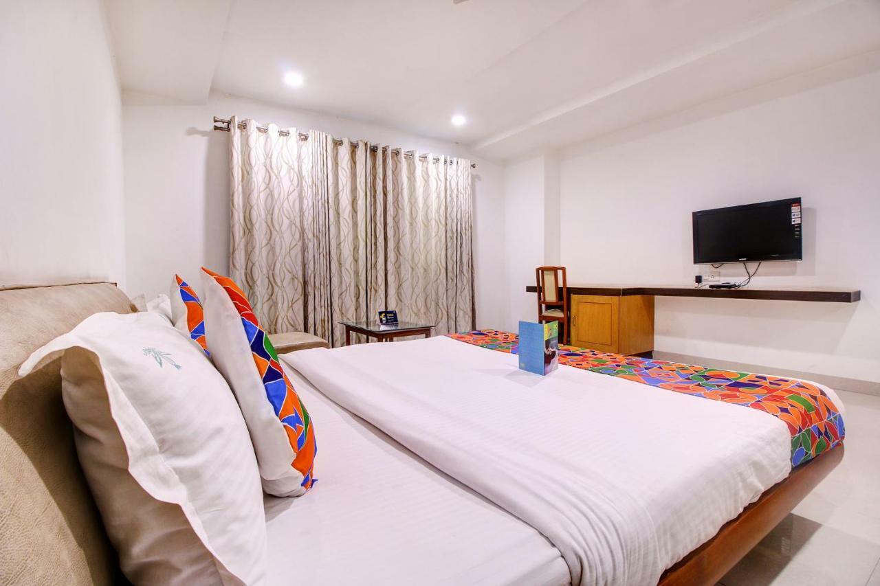 Fabhotel Syberitic Suites Gachibowli - Fully Vaccinated Staff Kondapur  Eksteriør billede