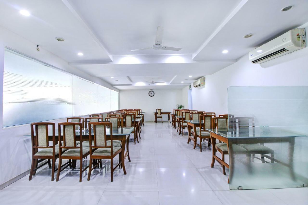 Fabhotel Syberitic Suites Gachibowli - Fully Vaccinated Staff Kondapur  Eksteriør billede